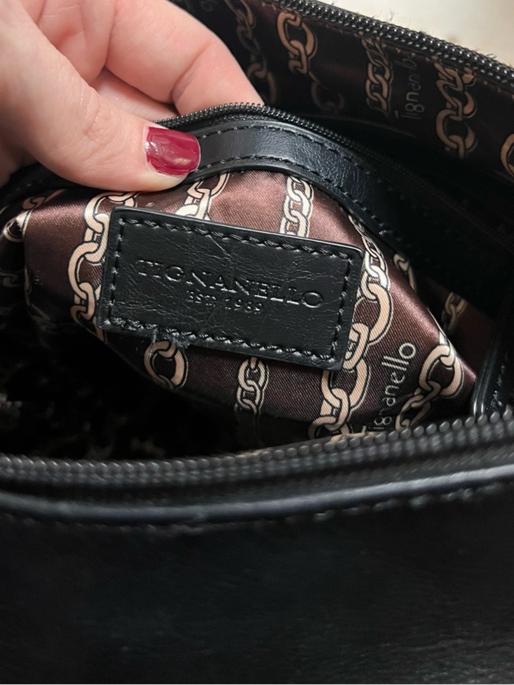 Tignanello Black Leather Shoulder Bag with Gold Chain Detail - Picture 6 of 7